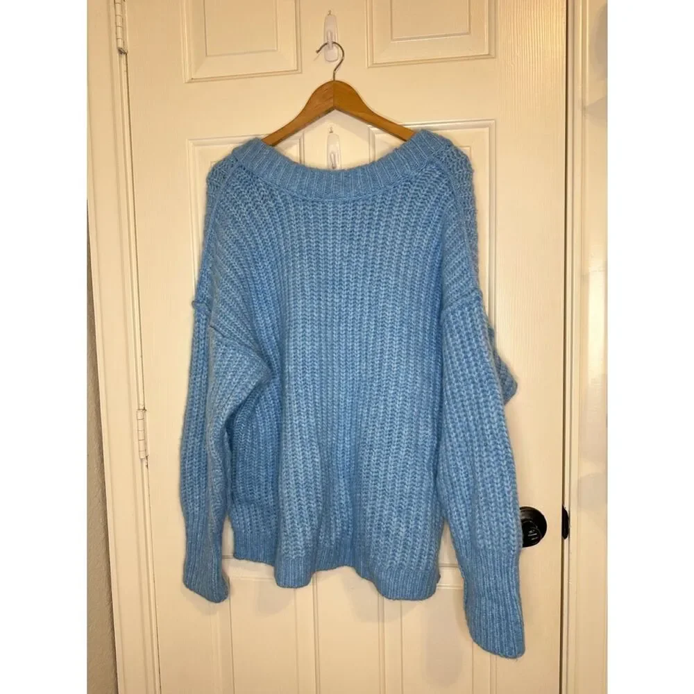 Free People True Blue Blue Bell V-Neck Oversized Sweater Sz XS Boho Winter Indie